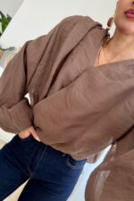 Kruvaze Vatkalı Tül Bluz Kahverengi - Görsel 3
