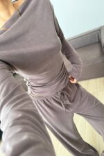 Relax Düşük Omuz Bluz Pantolon Takım Kahverengi - Görsel 3