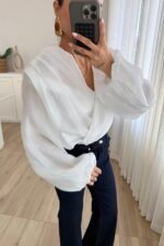 Kruvaze Vatkalı Tül Bluz Beyaz - Görsel 2