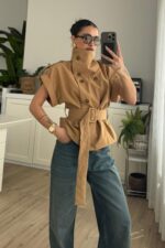 Kısa Kollu Dik Yaka Trenç Camel