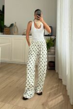 Beli Lastikli Puantiyeli Gofre Pantolon Beyaz