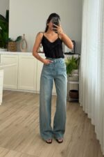 Paçası Yırtıklı Petra Eskitme Jean