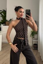 Fularlı Tek Omuz Puantiyeli Bluz Kahverengi